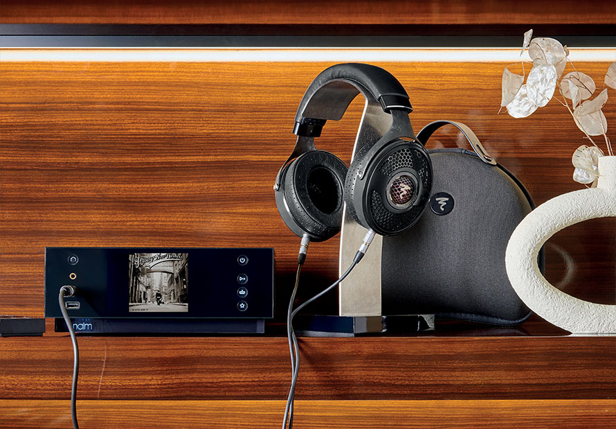 Focal Utopia Headphone Naim Table