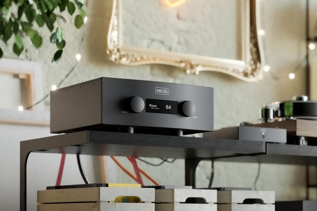 Hegel H600 Integrated Sreaming Amplifier On Table