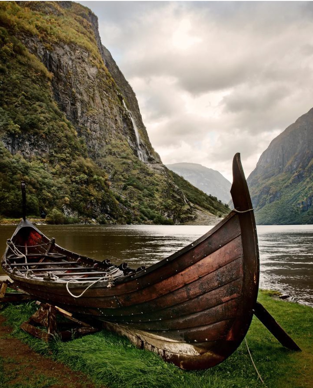 Hegel Viking Boat