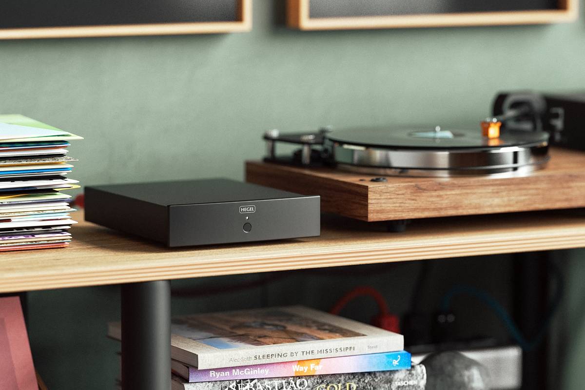 Hegel V10 Phono Preamp On Table With Turn Table